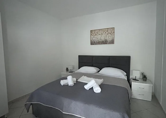 Annas Lägenhet Borsh