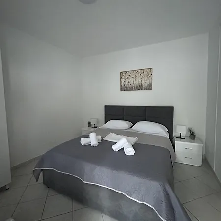 Annas Apartament Borsh