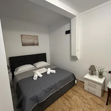 Annas Apartament Borsh